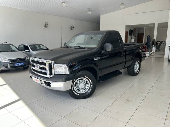 FORD F-250 3.9 XLT 4X2 CS DIESEL 2P MANUAL FORD F-250 3.9 XLT 4X2 CS DIESEL 2P MANUAL